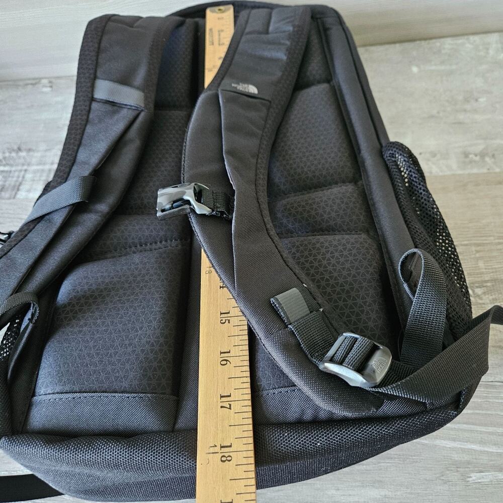The North Face Stalwart Savage Logo Backpack Gray & Black 26L‎ 15" Laptop Bag - Picture 8 of 16